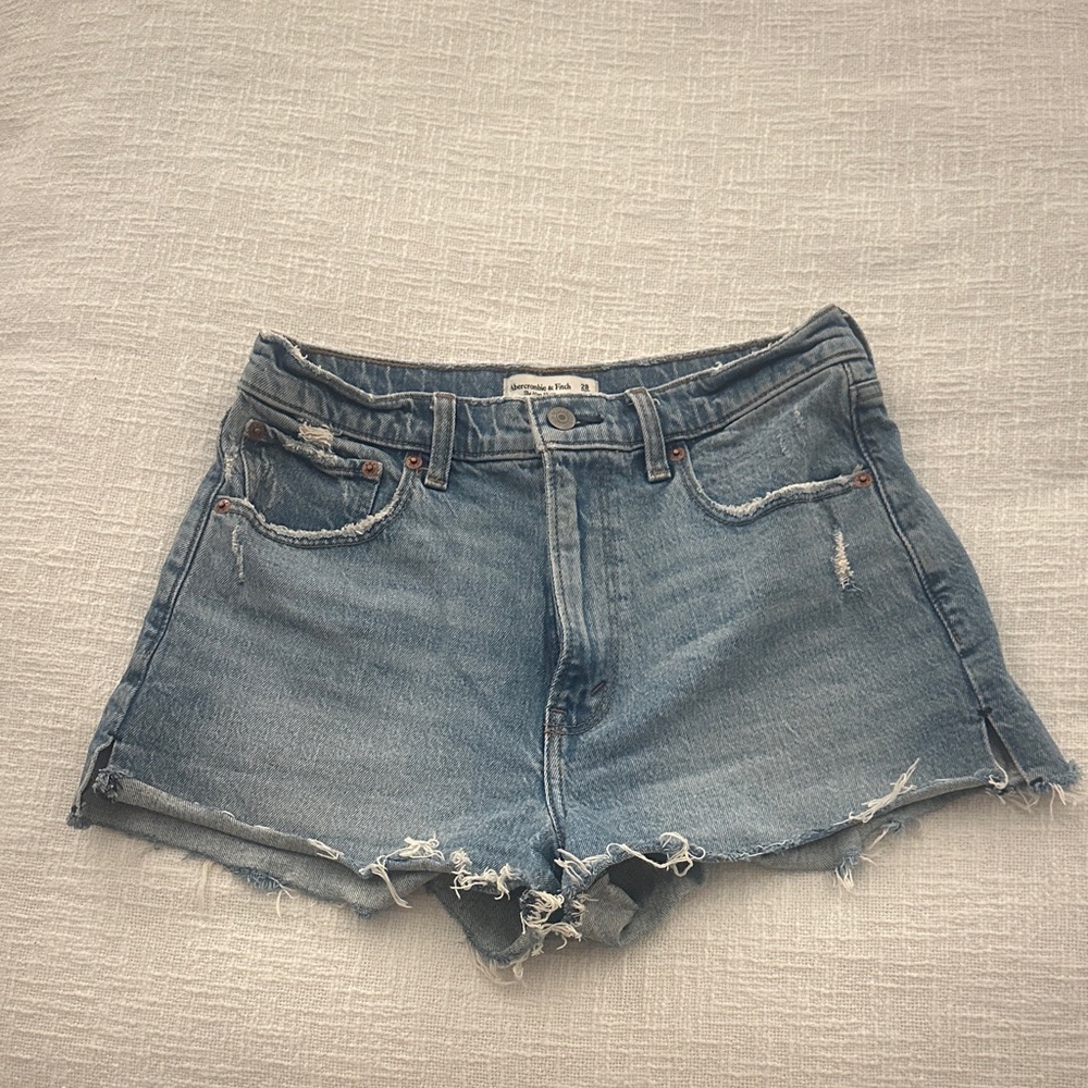 Abercrombie & Fitch high rise mom short